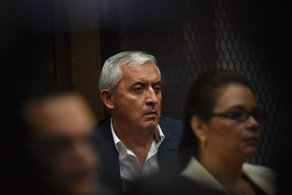 Vinculan a Otto Pérez en otro caso de corrupción