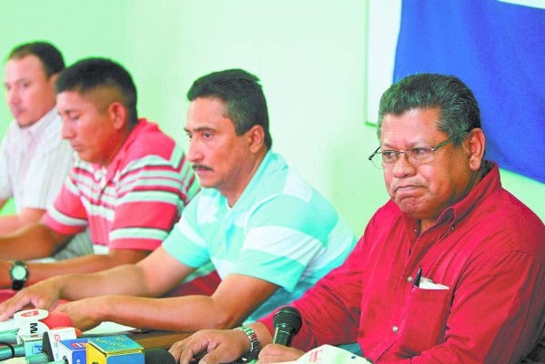 Congreso de Honduras abre diálogo con campesinos