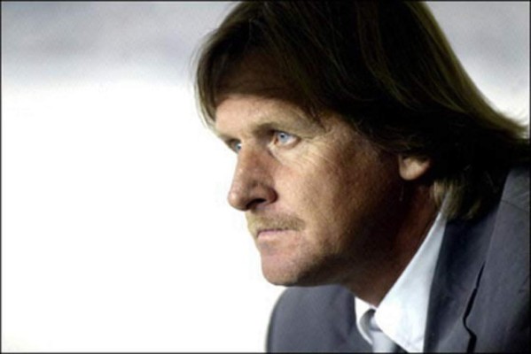 Schuster dice que seguirá en el Real Madrid aunque pierda la Liga