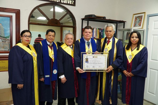 Senén Villanueva es homenajeado