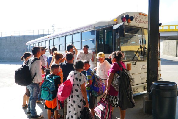 Terminal de buses espera afluencia de viajeros