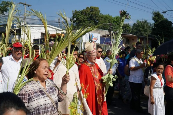 Feligresía católica sampedrana celebra con fervor el Domingo de Ramos