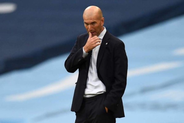 Zinedine Zidane, técnico del Real Madrid, da positivo por covid-19