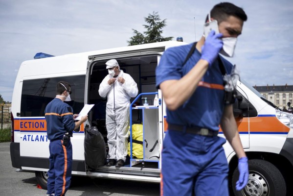 Francia supera la barrera de los 26,000 muertos por coronavirus