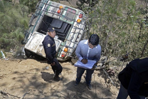 Al menos 19 muertos en accidente de carretera en Guatemala