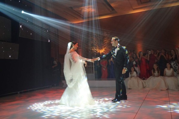 Boda de Sophie Andonie y Roberto Facussé