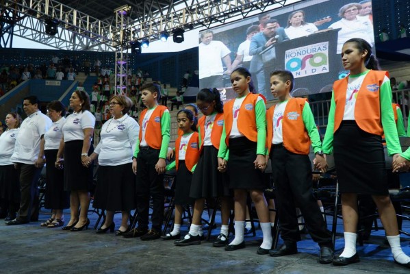 En jornada de oración piden por unas elecciones en paz y armonía