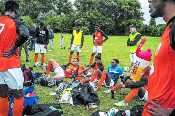 Un club de fútbol que no necesita la presencia de un entrenador