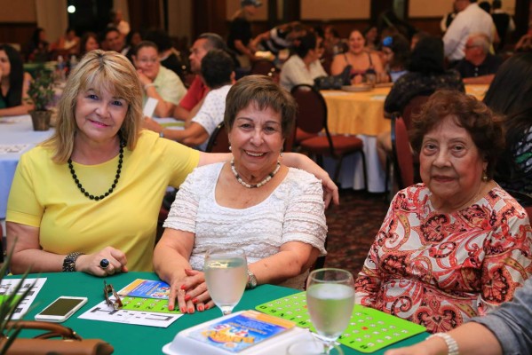 Gran apoyo en el bingo solidario de Osovi