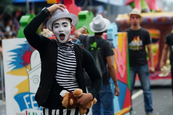 Sampedranos vibraron con el desfile de carrozas de la Feria Juniana 2017