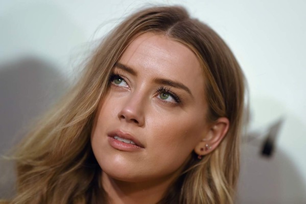 Amber Heard fue arrestada por golpear a su novia