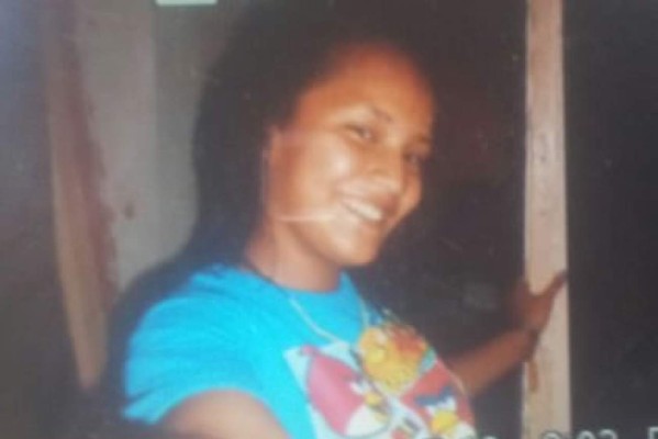 Exhuman cadáver de una adolescente hondureña en San Pedro Sula