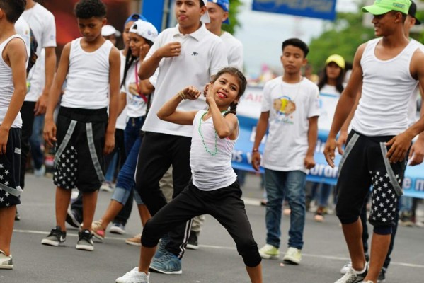 Sampedranos vibraron con el desfile de carrozas de la Feria Juniana 2017