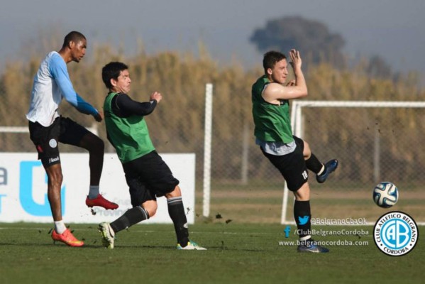 Jerry Bengtson con molestias en el talón