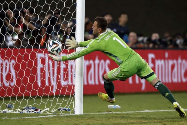 Video: Portero de Rusia protagoniza el 'oso' del Mundial de Brasil