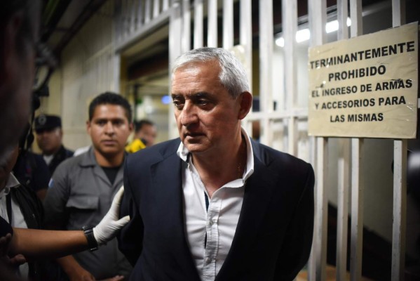 Suspenden audiencia en la que se decidiría juicio de Otto Pérez