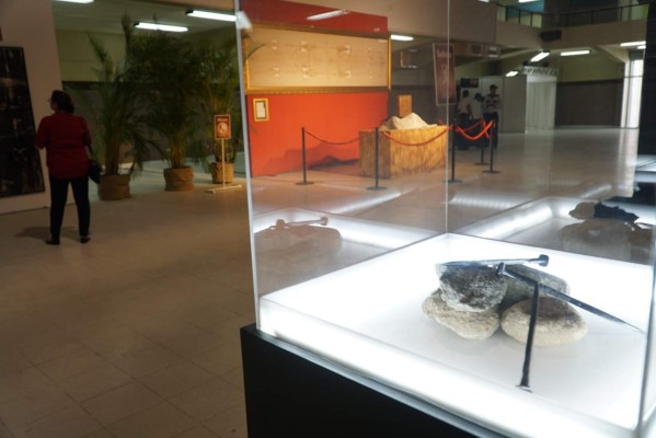 Fervor por réplica de la Sábana Santa