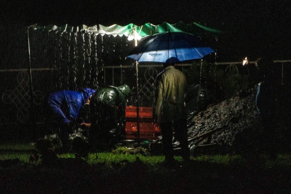 Se disparan 'entierros exprés' por la noche en Nicaragua
