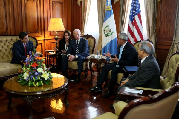 El presidente de Honduras, Juan Orlando Hernández, el vicepresidente de EUA, Joe Biden, el mandatario de Guatemala, Otto Pérez Molina, y su homólogo de El Salvador, Salvador Sánchez Cerén.