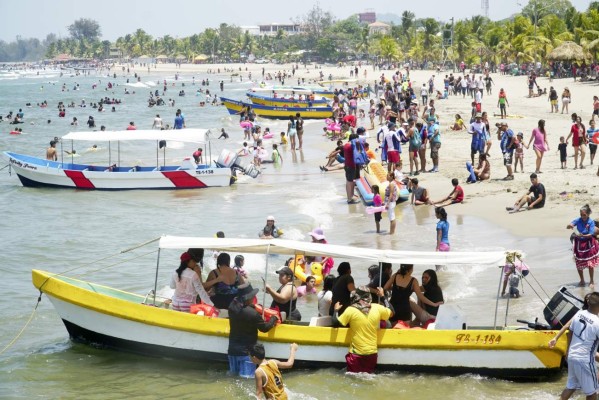 Diversión total aseguran playas de Honduras para este feriado