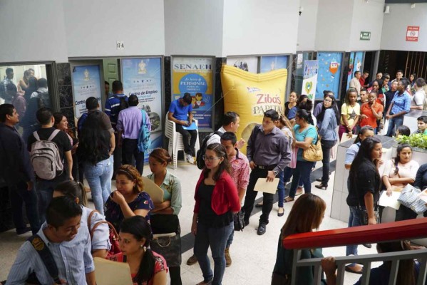 Feria de empleo atrajo a más de 500 aspirantes en San Pedro Sula