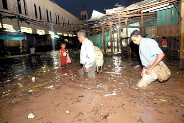 Lluvias cobran la vida de tres personas en Danlí