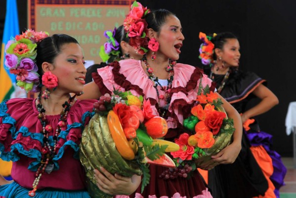 El grupo Usula hizo una bella presentación para el evento.