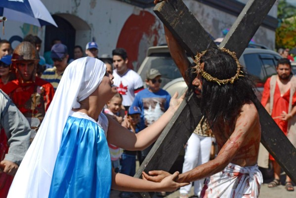 Dramatismo al revivir el tormento del Hijo de Dios