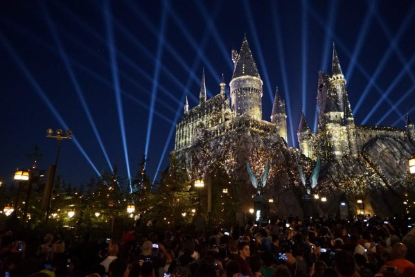 El castillo de Hogwarts cobra vida en Universal Studios