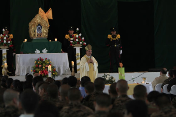 Militares celebran el día del soldado en Honduras