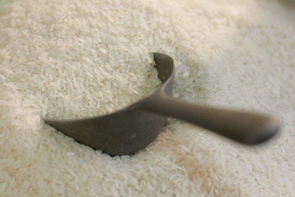 Llegan a El Salvador las primeras 1,000 toneladas de arroz donadas por China