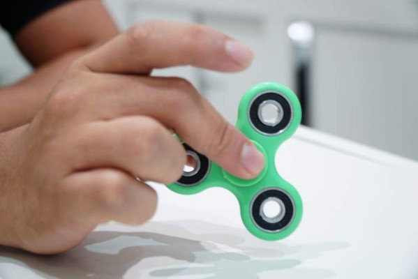 Niña muere asfixiada con una pieza de spinner en México