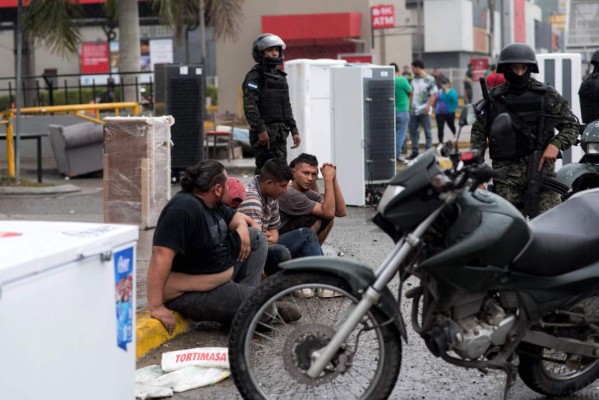 Ola de saqueos sacude comercios de San Pedro Sula