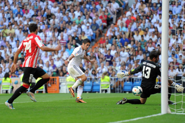 Isco y Cristiano Ronaldo guian al Real Madrid a su tercer triunfo