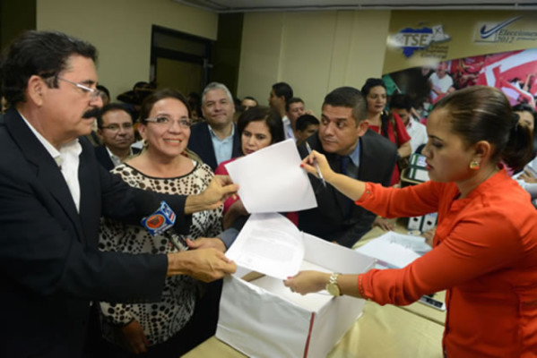 Zelaya reconoce 'triunfo cuestionado' de oficialistas en elecciones de Honduras