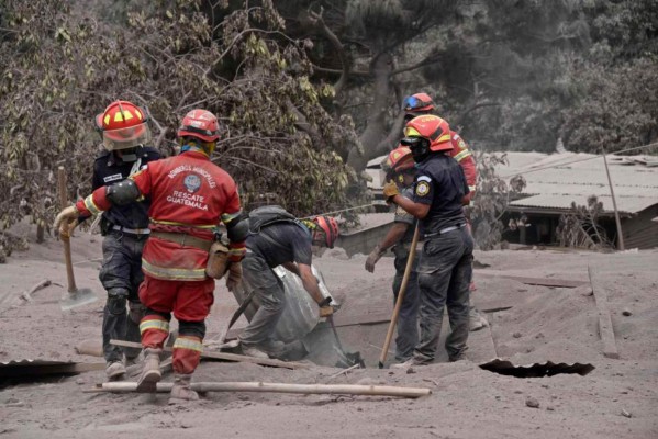 Guatemala: declaran 'zona inhabitable' comunidad arrasada por volcán de Fuego