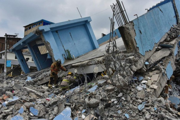 Terremoto destruyó el corazón turístico de Ecuador