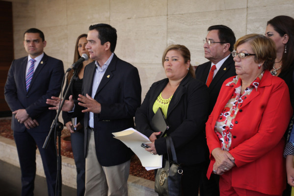 Comisión recibe 5 hojas de vida de nominados al Conadeh