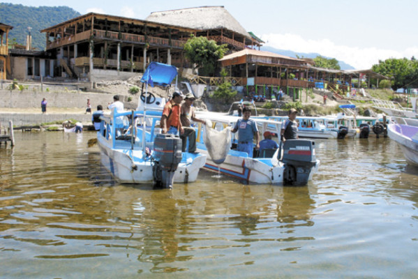 Guatemala: Lago Atitlán, amenazado de muerte