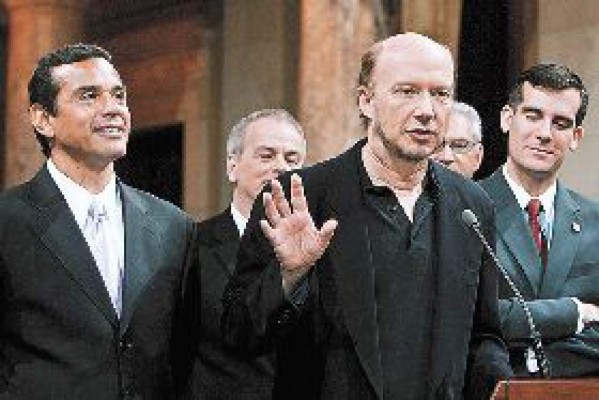 'Crash” se gana un día de honor