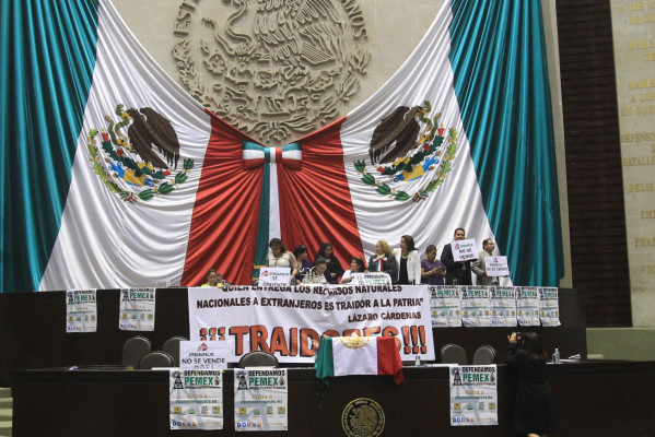 México aprueba reforma energética que abre las puertas al capital privado