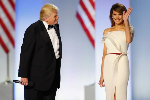 Melania Trump, la dama de blanco