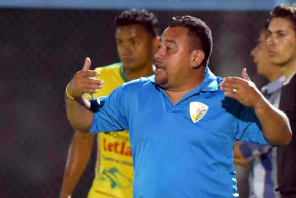 El Social Sol despide al técnico Gustavo Gallegos