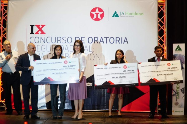 $20,000 para ganadores de concurso de oratoria