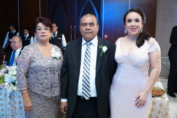 Paula Fuentes, Ángel Muñoz y Carolina Membreño