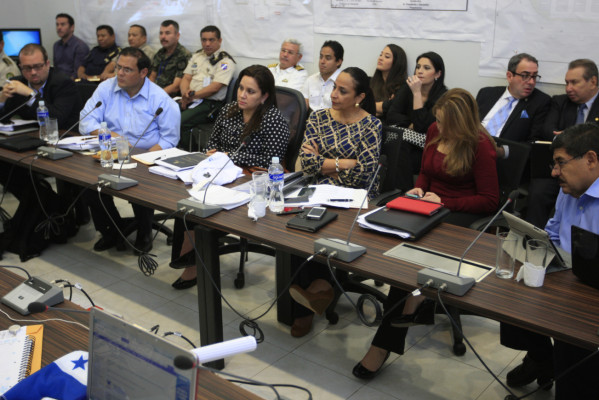 En 75% avanzan labores en ceremonia de traspaso