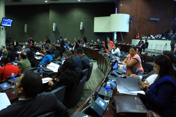 Parejas con VIH podrán casarse en Honduras