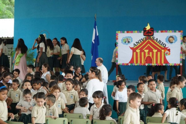 Centro educativo Padre Antonio Quetlas celebra 25 años formando a la niñez