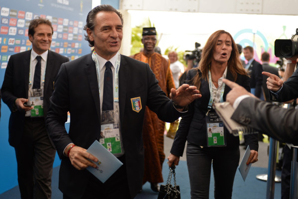 Delegaciones llegaron al sorteo final de Brasil 2014