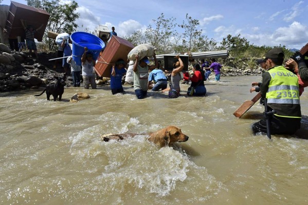 Maduro permitirá regreso de colombianos deportados